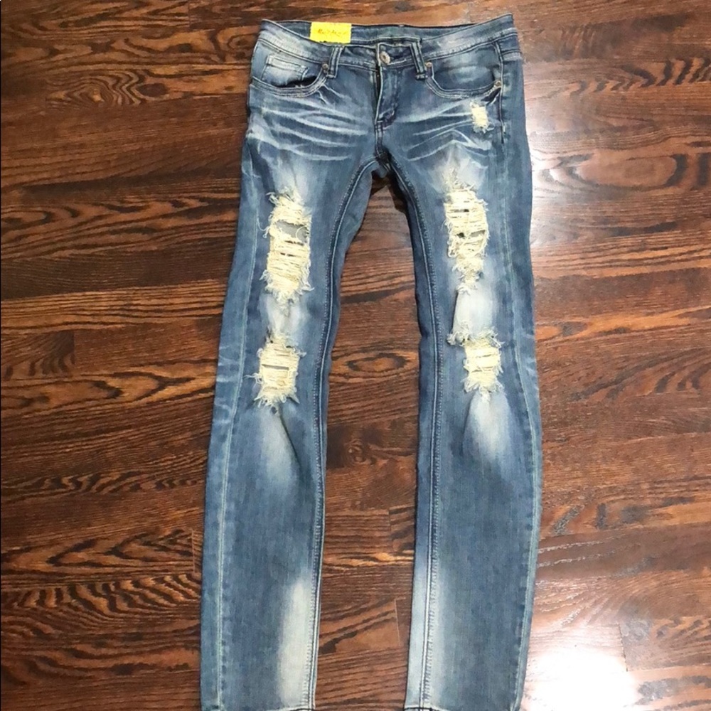 Ripped skinny jeans